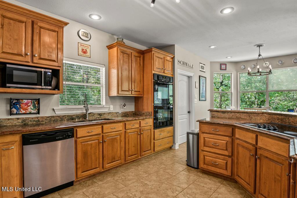 32 Angelica Drive Picayune, MS 39466 - Photo 5 of 21 pic 5