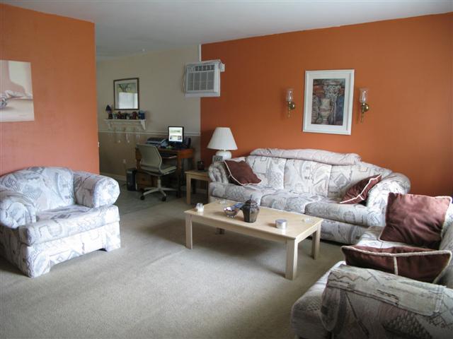 5404 Daytona Road Roanoke, VA 24019 - Photo 2 of 13 Living Room