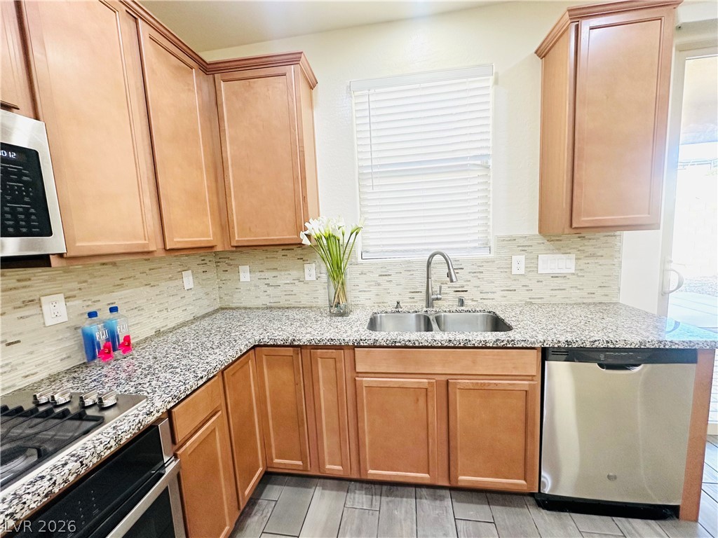 12525 Skylight View Street Las Vegas, NV 89138 - Photo 7 of 48