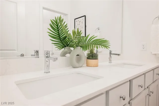 $2,545 | 10789 Passion Hts Street, Las Vegas, NV 89179