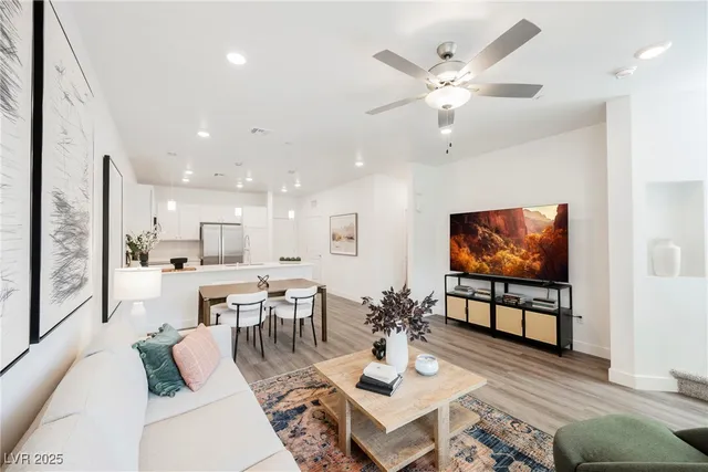 $2,545 | 10789 Passion Hts Street, Las Vegas, NV 89179