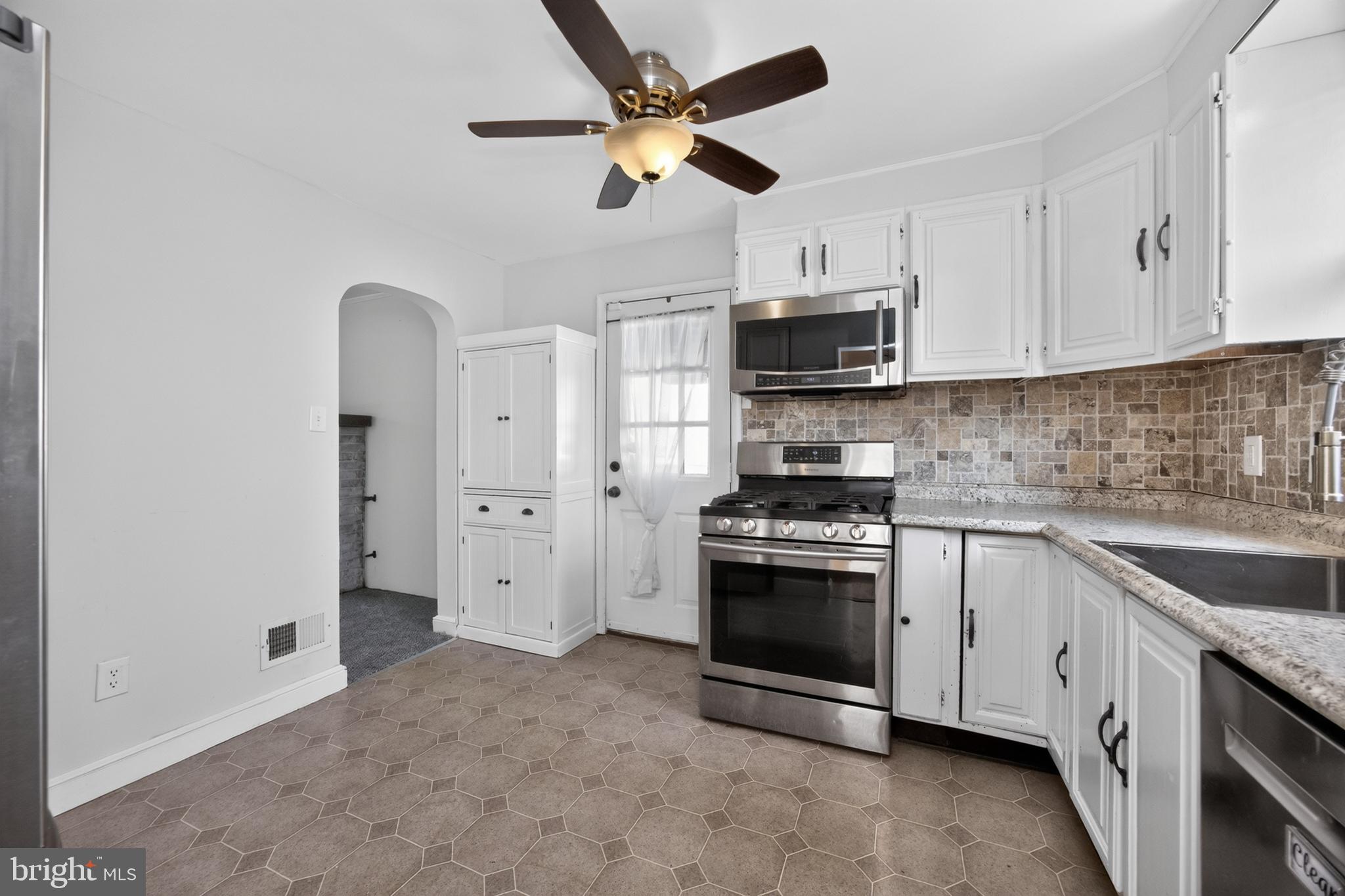 215 Ash Road Wallingford, PA 19086 - Photo 9 of 45