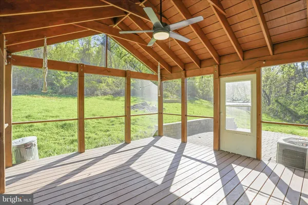 $525,000 | 1033 Mountain Heights Road, Front Royal, VA 22630