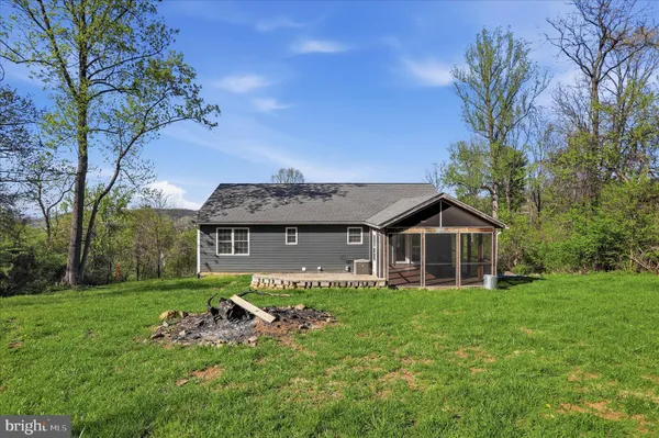 $525,000 | 1033 Mountain Heights Road, Front Royal, VA 22630
