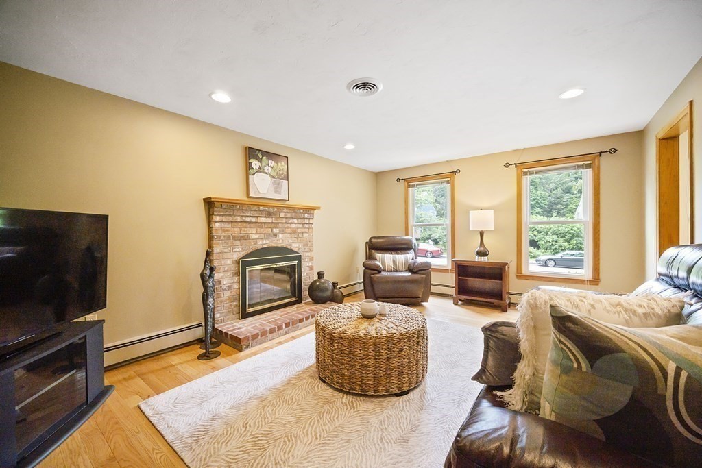 60 Barnard Road Marlborough, MA 01752 - Photo 5 of 42 Gallery Image 5