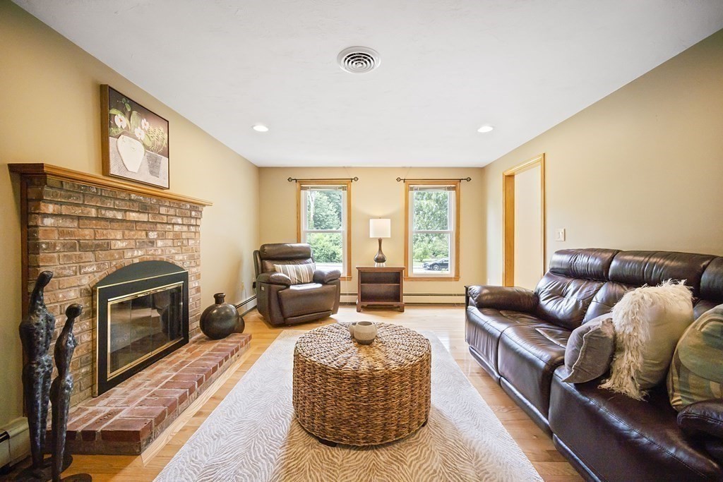 60 Barnard Road Marlborough, MA 01752 - Photo 6 of 42 Gallery Image 6