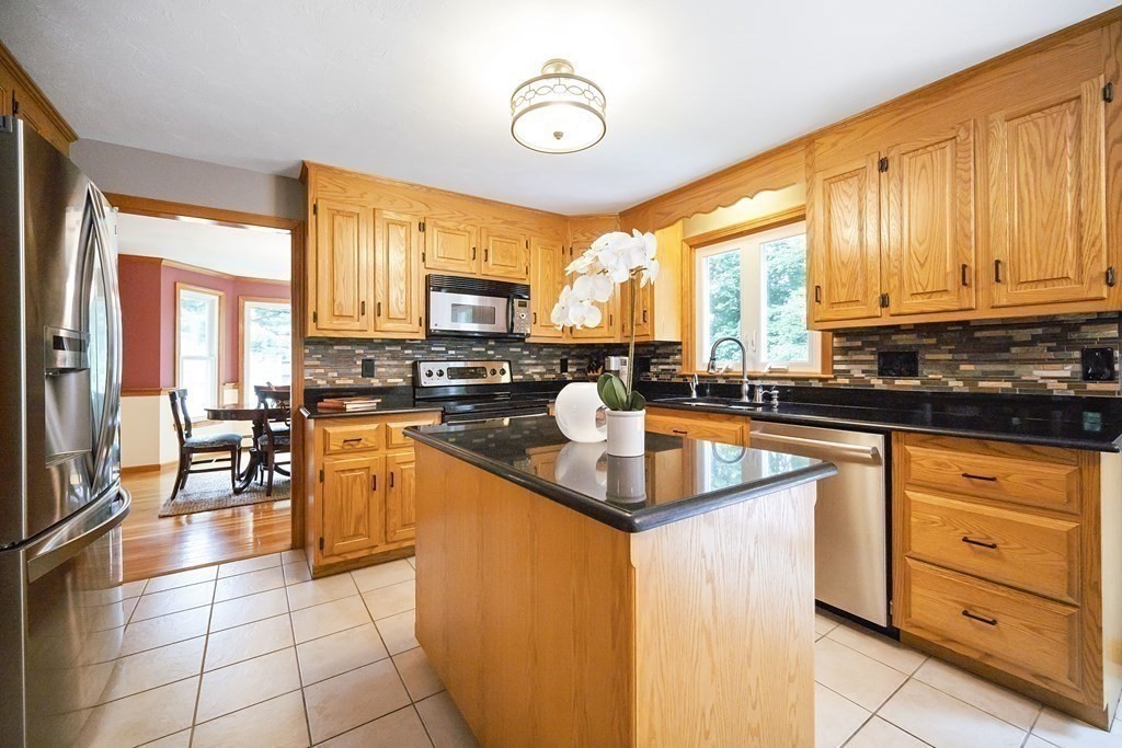 60 Barnard Road Marlborough, MA 01752 - Photo 10 of 42 Gallery Image 10