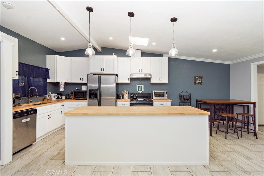 8197 Helena Avenue Riverside, CA 92504 - Photo 1 of 14