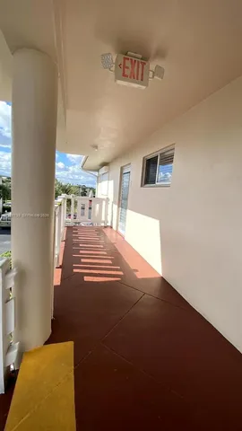 a view of a livingroom with furniture
