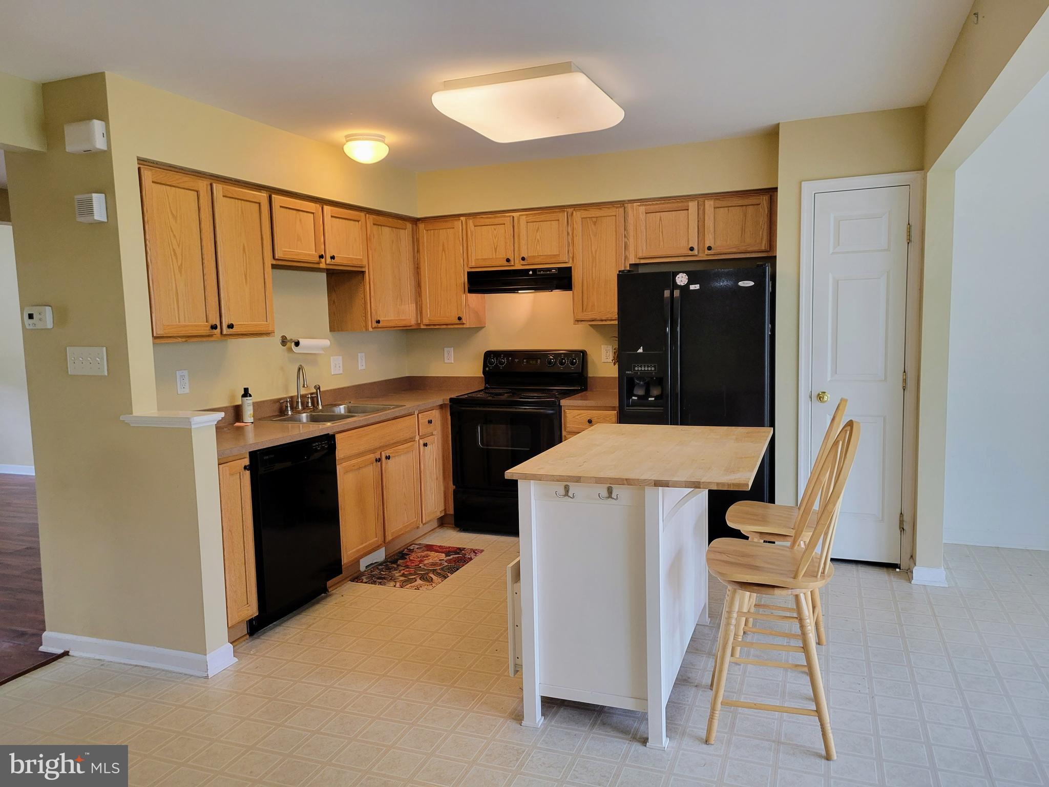 1903 Orchard View Road Reading, PA 19606 - Photo 4 of 11