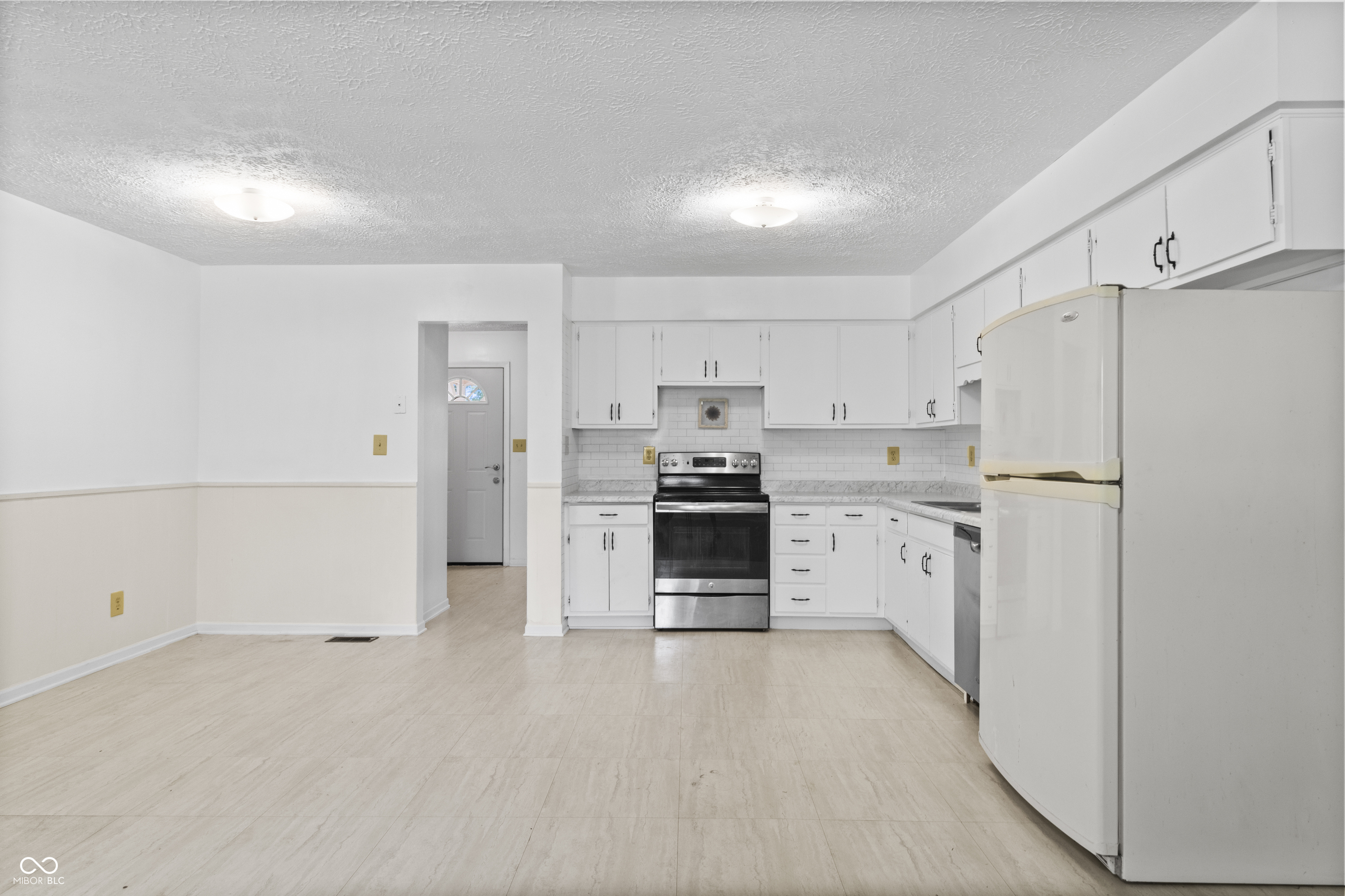 3322 Maple Ridge Court Indianapolis, IN 46227 - Photo 9 of 33 Gallery Image 9