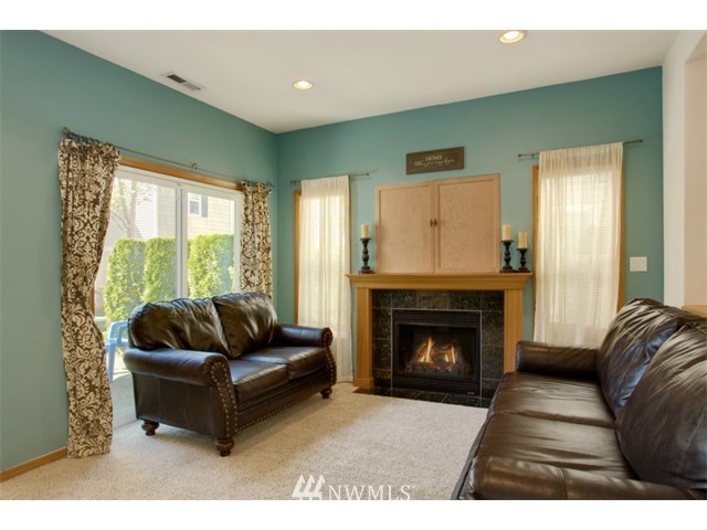 18885 108th Lane Southeast Renton, WA 98055 - Photo 3 of 12 Gallery Image 3