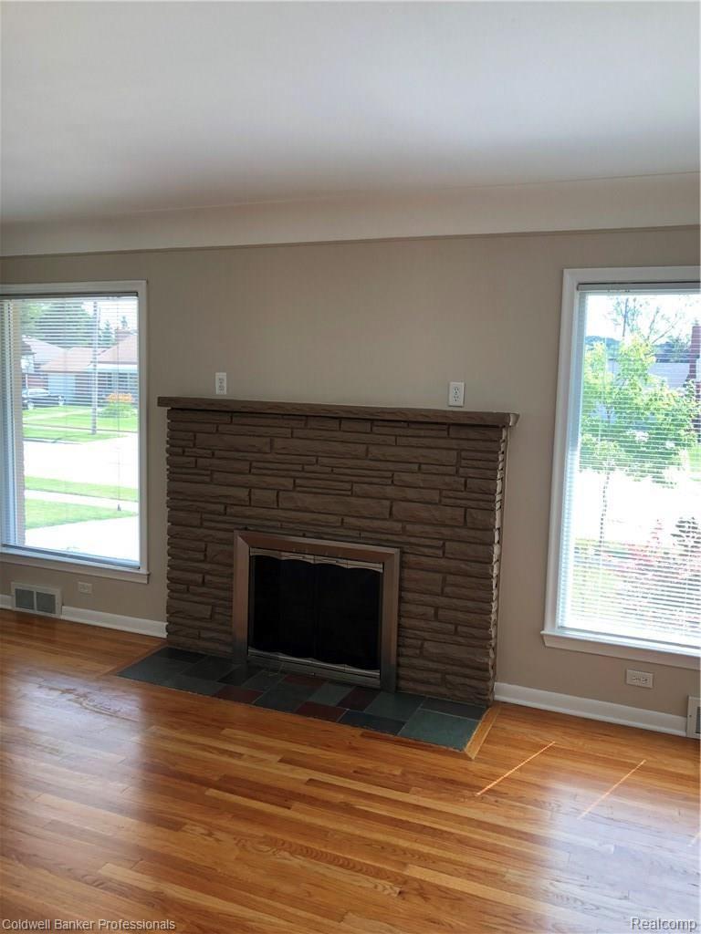 23765 Roxana Avenue Eastpointe, MI 48021 - Photo 18 of 24 83E5124C-8735-495E-BC8D-14ABF8F3F30A.jpeg