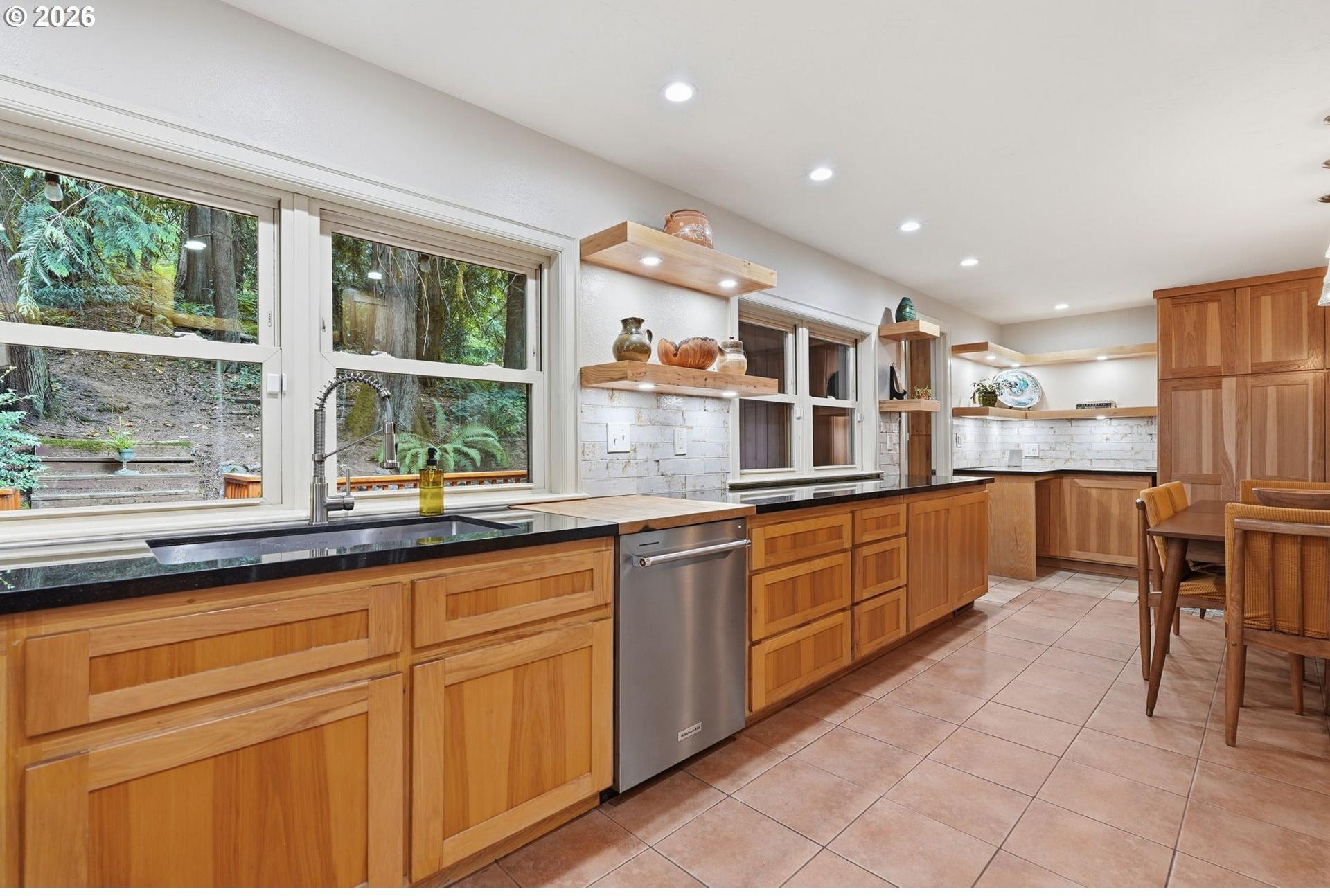 7325 Southeast Barbara Welch Road Portland, OR 97236 - Photo 15 of 37 Gallery Image 15
