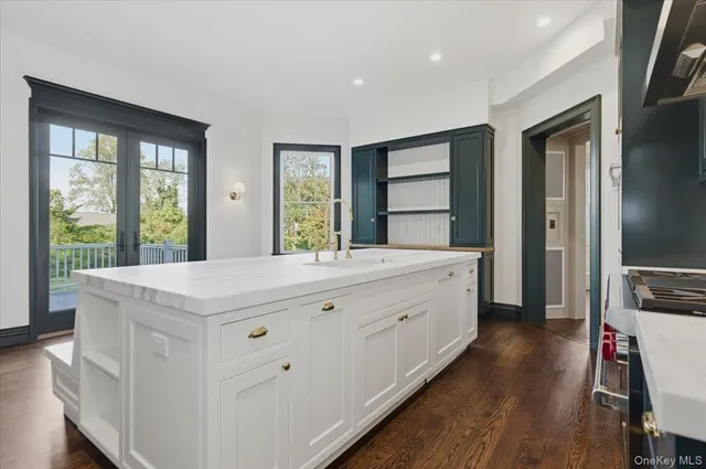 $3,400,000 | 43 Soundview Drive, Huntington Bay, NY 11743