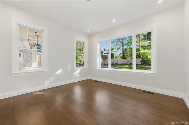 $3,400,000 | 43 Soundview Drive, Huntington Bay, NY 11743