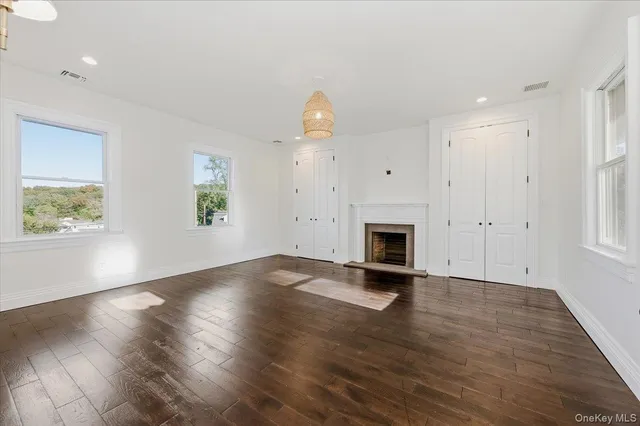 $3,400,000 | 43 Soundview Drive, Huntington Bay, NY 11743