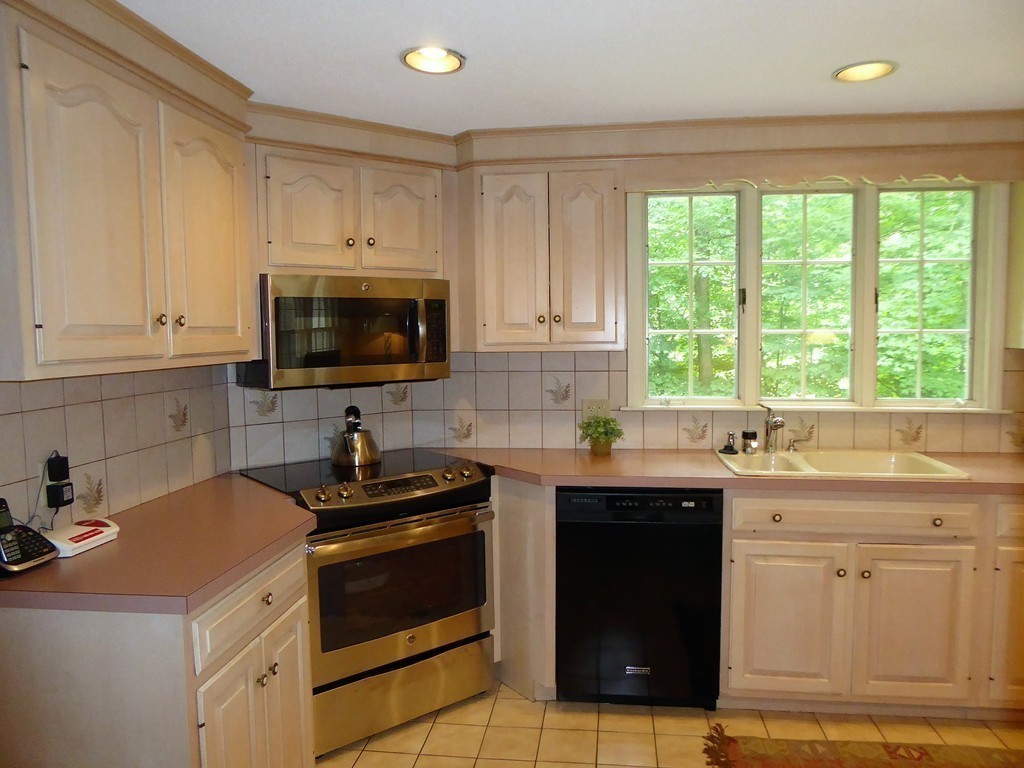 2 Greenwood Road Wilbraham, MA 01095 - Photo 8 of 26 Gallery Image 8
