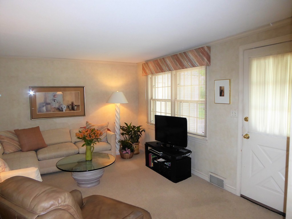2 Greenwood Road Wilbraham, MA 01095 - Photo 10 of 26 Gallery Image 10
