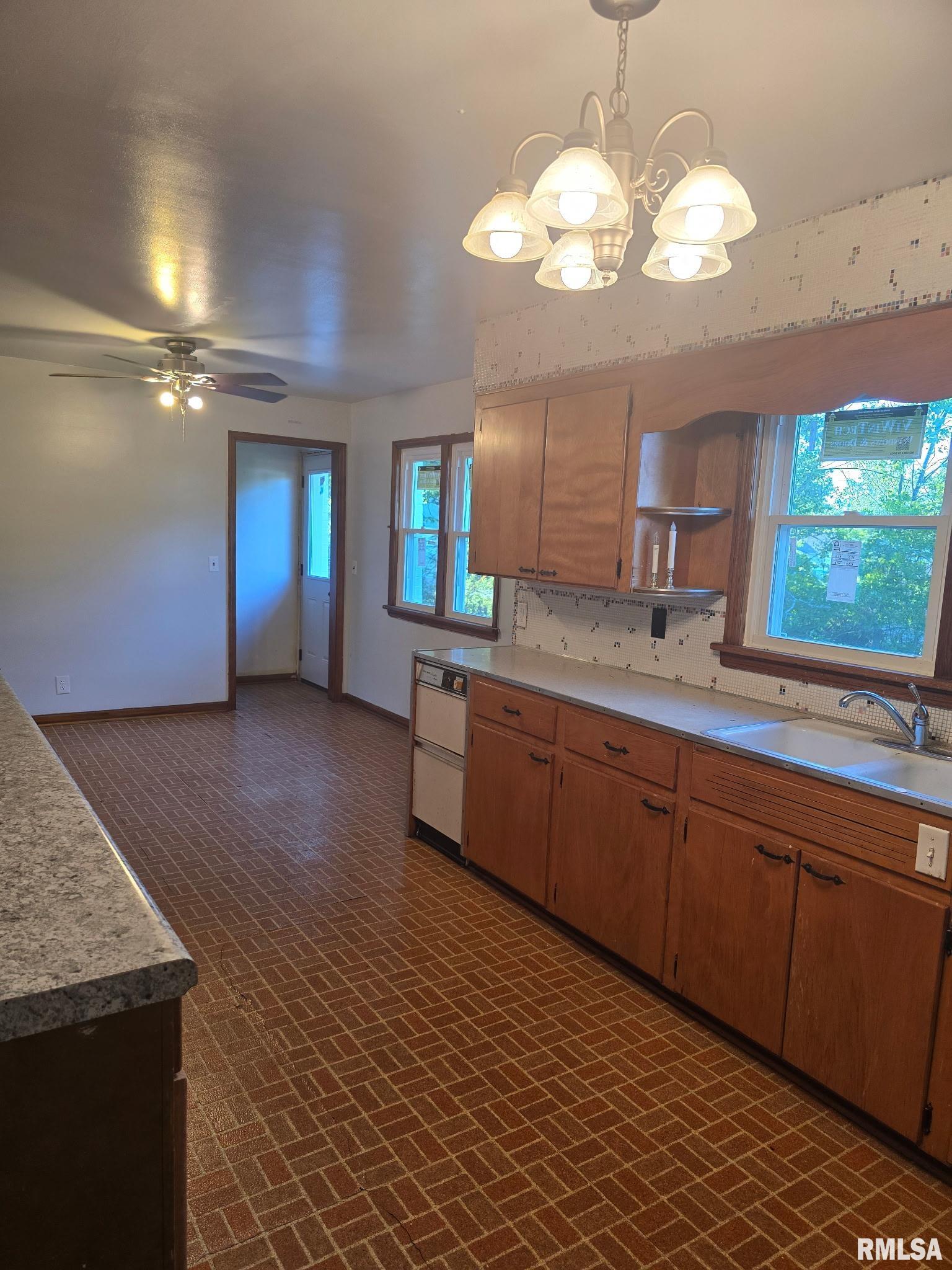 503 Bainbridge Road Marion, IL 62959 - Photo 10 of 25