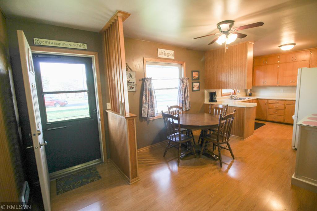 122 Henderson Road Arlington, MN 55307 - Photo 3 of 22