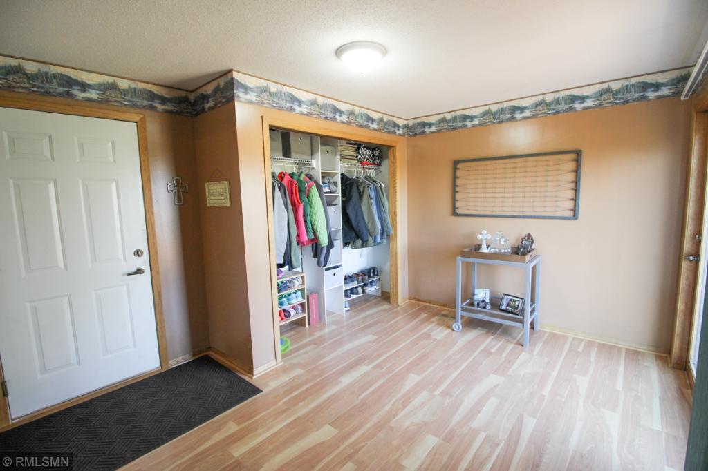 122 Henderson Road Arlington, MN 55307 - Photo 8 of 22