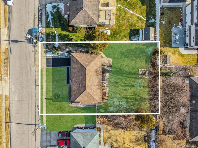 $749,999 | 20 Bowling Lane, Deer Park, NY 11729