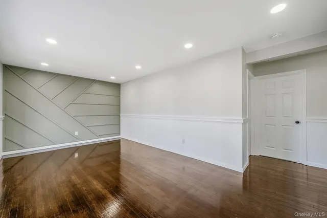 $749,999 | 20 Bowling Lane, Deer Park, NY 11729