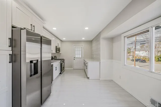 $749,999 | 20 Bowling Lane, Deer Park, NY 11729