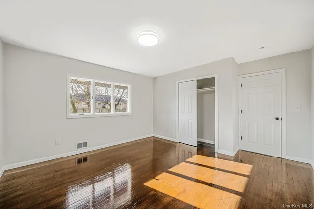 $749,999 | 20 Bowling Lane, Deer Park, NY 11729