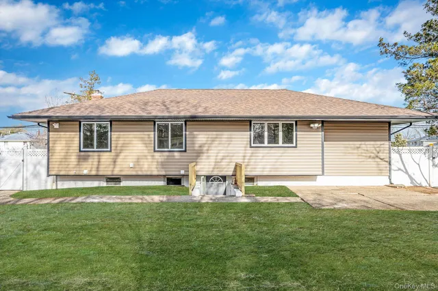 $749,999 | 20 Bowling Lane, Deer Park, NY 11729