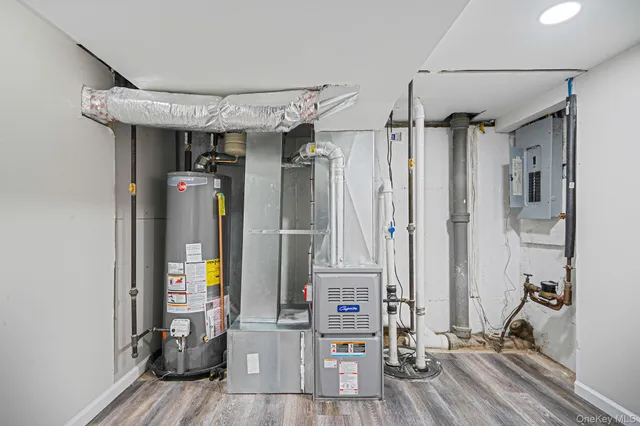 $749,999 | 20 Bowling Lane, Deer Park, NY 11729