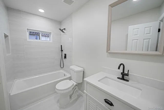 $749,999 | 20 Bowling Lane, Deer Park, NY 11729