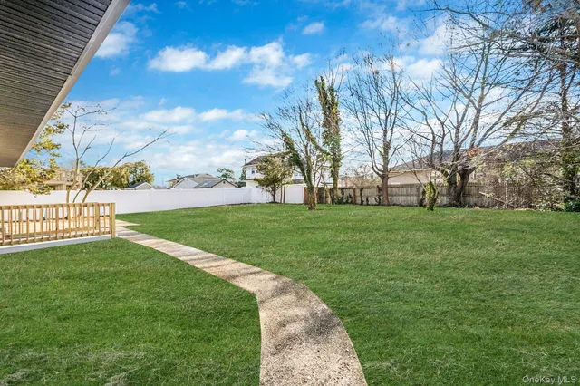 $749,999 | 20 Bowling Lane, Deer Park, NY 11729