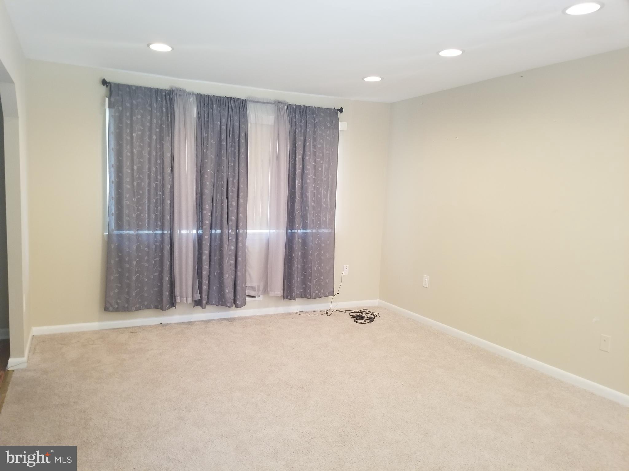 7918 Hart Road Fort Washington, MD 20744 - Photo 5 of 6 Living Room