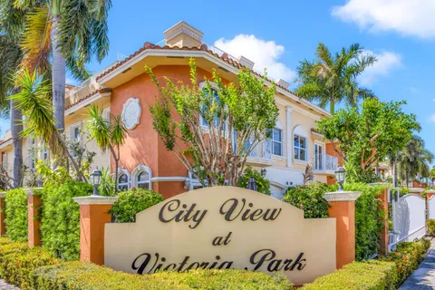 $899,000 | 903 Northeast 17th Way, Unit 104, Fort Lauderdale, FL 33304