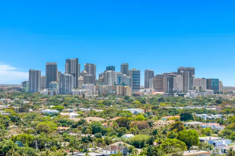 $899,000 | 903 Northeast 17th Way, Unit 104, Fort Lauderdale, FL 33304