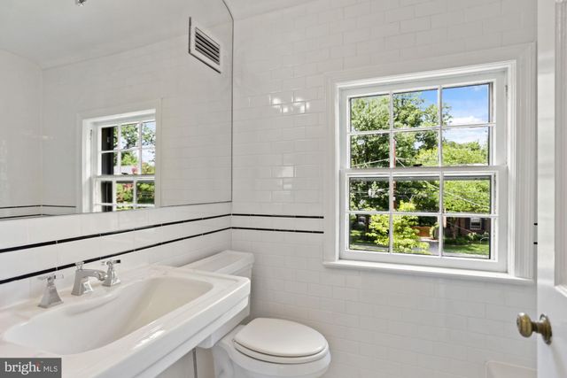 $1,097,000 | 6675 32nd Place Northwest, Washington, DC 20015