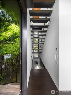 $9,800,000 | 3310 East Laurelhurst Drive Northeast, Seattle, WA 98105