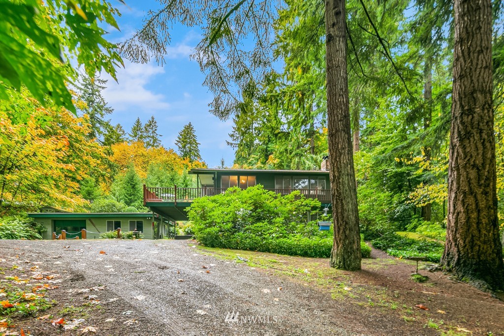 11709 Southwest Shawnee Road Vashon, WA 98070 - Photo 1 of 36 Gallery Image 1