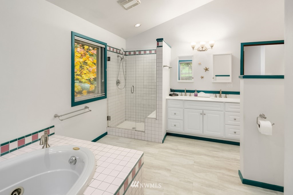 11709 Southwest Shawnee Road Vashon, WA 98070 - Photo 13 of 36 Gallery Image 13