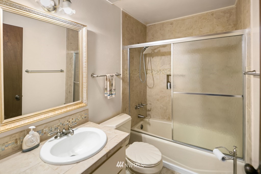 11709 Southwest Shawnee Road Vashon, WA 98070 - Photo 17 of 36 Gallery Image 17