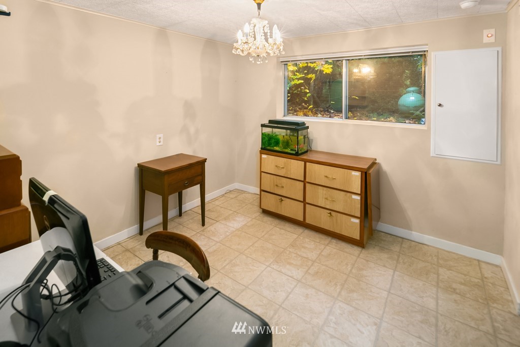 11709 Southwest Shawnee Road Vashon, WA 98070 - Photo 19 of 36 Gallery Image 19