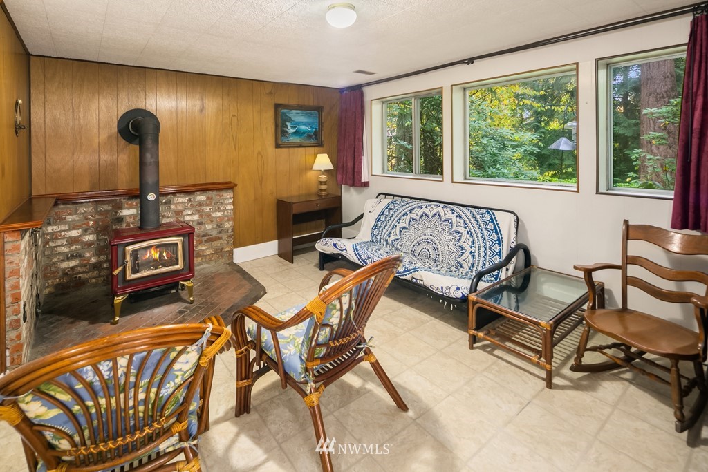 11709 Southwest Shawnee Road Vashon, WA 98070 - Photo 20 of 36 Gallery Image 20