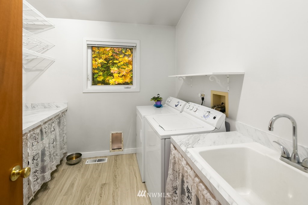 11709 Southwest Shawnee Road Vashon, WA 98070 - Photo 22 of 36 Gallery Image 22