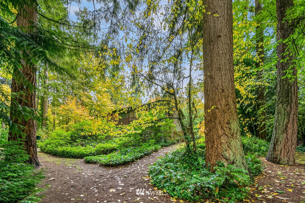 11709 Southwest Shawnee Road Vashon, WA 98070 - Photo 4 of 36 Gallery Image 4