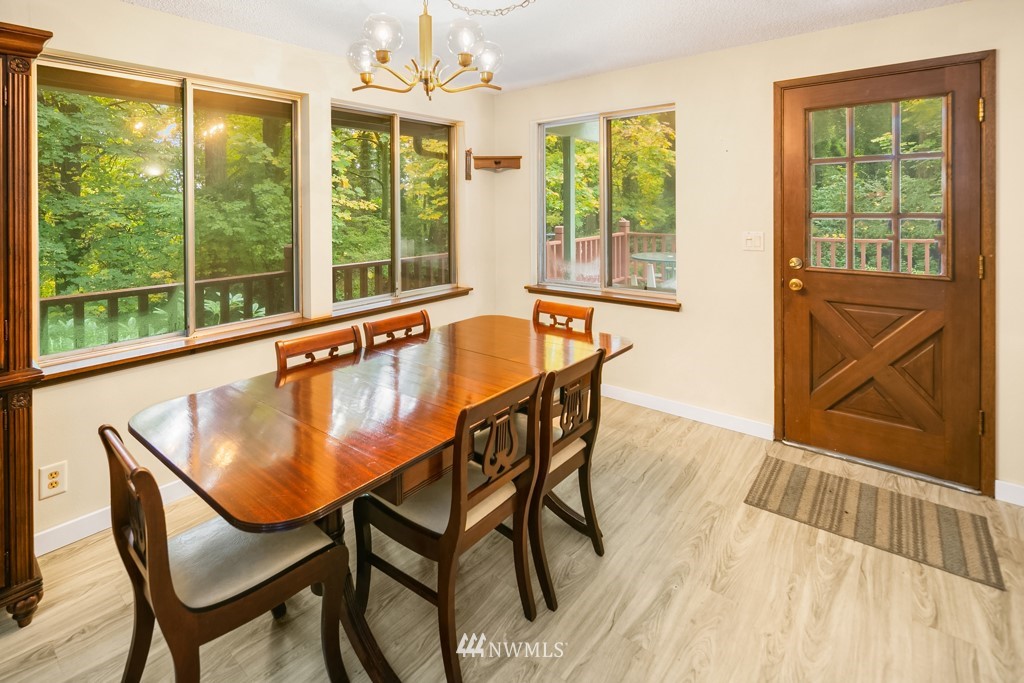 11709 Southwest Shawnee Road Vashon, WA 98070 - Photo 10 of 36 Gallery Image 10