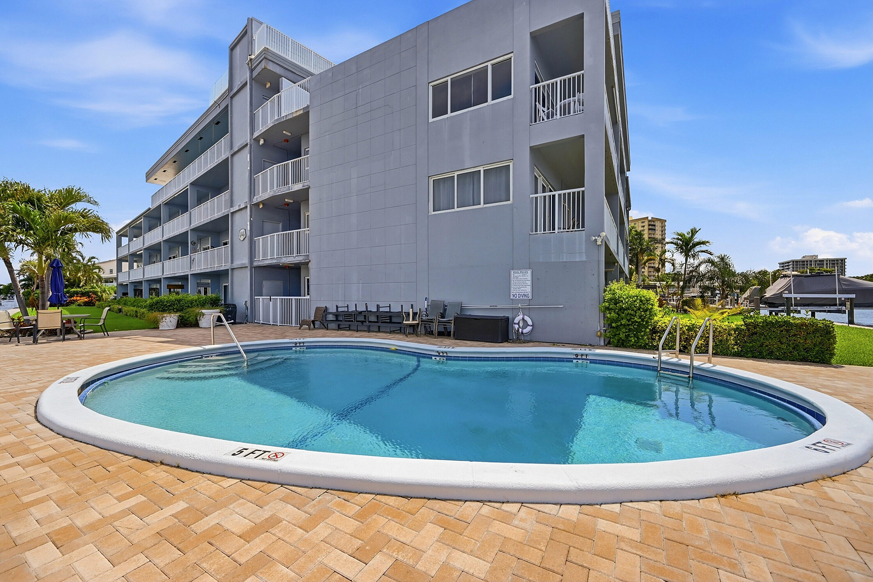 1201 South Riverside Drive, Unit 306 Pompano Beach, FL 33062 - Photo 29 of 53 26_pool
