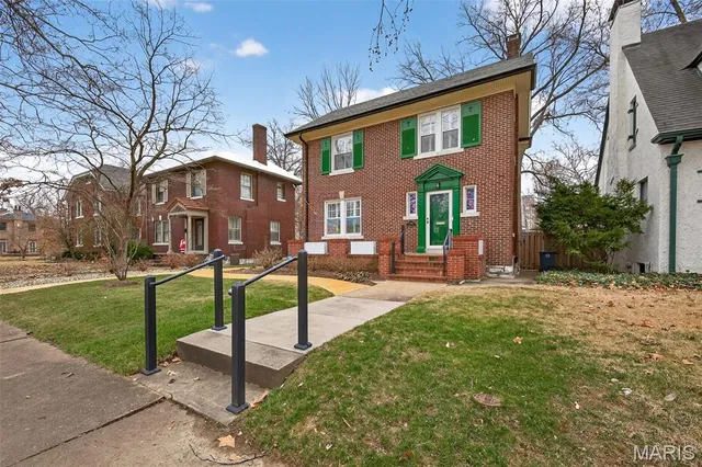 $439,900 | 6810 Pershing Avenue, University City, MO 63130