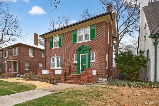 $439,900 | 6810 Pershing Avenue, University City, MO 63130